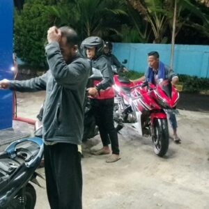 Patroli Dialogis Malam Hari, Polsek Jereweh Ajak Warga Jaga Kamtibmas dan Bijak Bermedia Sosial