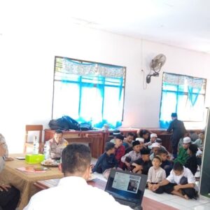 Selamatkan Generasi Muda dari Bahaya Laten Napza, Polsek Bolo Gelar Sosialisasi Pencegahan di Ponpes Al-madinah