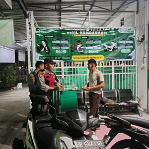 Polsek Gangga Gelar Patroli Dialogis Malam, Sampaikan Imbauan Kamtibmas kepada Pegawai Indomaret