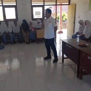Tanamkan Budaya Saling Menghormati Sejak Dini, Polsek Tambora Gelar Sosialisasi Anti Bullying di SMKN I Tambora