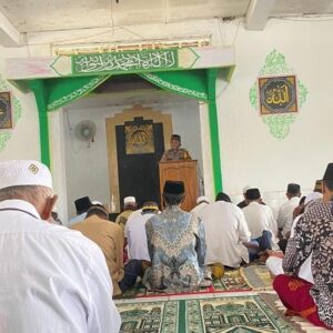 Bhabinkamtibmas Polsek Woha Polres Bima Kabupaten Kembali di Percaya Masyarakat Menjadi Khatib dan Imam Sholat Jum,at