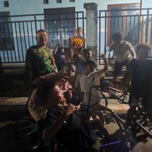 Babinsa Ampenan Edukasi Anak Pentingnya Keselamatan di Jalan Raya