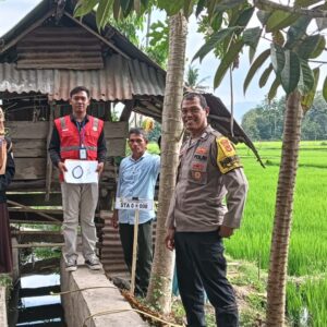 Bhabinkamtibmas Kandai Dua Dampingi Pengecekan Lokasi Pembangunan Irigasi, Dukung Produktivitas Pertanian