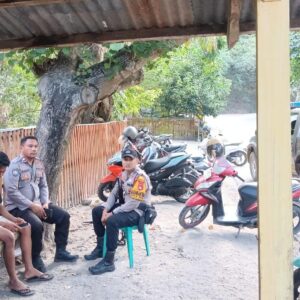 Hadir di Tengah Masyarakat dan Ciptakan Rasa Aman, Polsek Madapangga Gelar PAM Wisata dan Patroli Sambang Kamtibmas