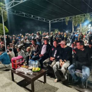 Kapolres Sumbawa Barat Nobar Bersama Masyarakat di Alun-Alun KTC