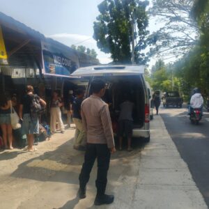 Polsek Kayangan Gelar Rawan Pagi dan Pengaturan Lalin di Rest Area Kayangan