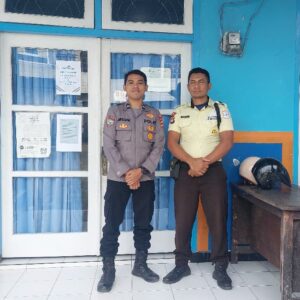Sat Binmas Polres Dompu Tingkatkan Profesionalisme Satpam melalui Pembinaan dan Pengecekan di Bank BPR Cabang Dompu