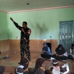 Babinsa Langko Ajak Siswa Kenali Pancasila dan Tolak Bullying