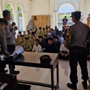 Cegah Kekerasan Anak, Polsek Sekotong Berikan Edukasi Bahaya Perundungan di SMP-IT Insan Budimulya