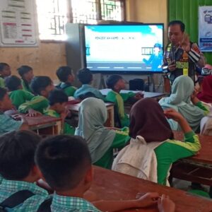 Sat Lantas Polres Lombok Barat dan Astra Motor NTB Gelar Edukasi Safety Riding Sejak Dini di SDN 01 Cendi Manik Sekotong