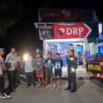 Patroli Cipkon Blue Light Polsek Asakota Sambangi Warga dan Pemuda, Antisipasi Gangguan Kamtibmas