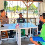 Tebar Kepedulian Melalui Program Jum,at Berbagi, Kasat Lantas Polres Bima Kabupaten Makan Bersama Warga