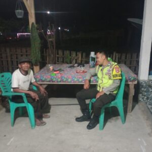 Patroli Dialogis Polsek Brang Rea Edukasi Warga Waspada TPPO dan Rabies, Ciptakan Kamtibmas Kondusif