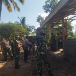 Bhabinkamtibmas Kampasi Meci Hadir Dampingi Kunjungan Pengawas TMMD ke-129 di Rumah Warga
