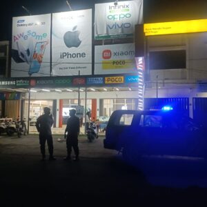 Patroli Malam, Polsek Praya Intensifkan Antisipasi 3C di Kawasan Masjid Agung
