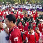 Ribuan Pelajar hingga TNI Padati Jalan Kebangsaan, Mataram Dipenuhi Merah Putih