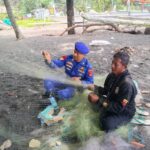 Sat Polairud Polres Lombok Utara Gelar Aksi “Polisi Penolong” Bersihkan Sampah di Pantai Pandanan