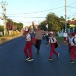 Hadir Berikan Rasa Aman di Jam Rawan Pagi, Polsek Utan Gelar Strong Point di Depan Sekolah
