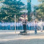 Jadi Irup Bendera di SMAN I Madapangga Bhabinkamtibmas Polsek Madapangga: Jauhi Narkoba dan Tidak Terlibat Tawuran
