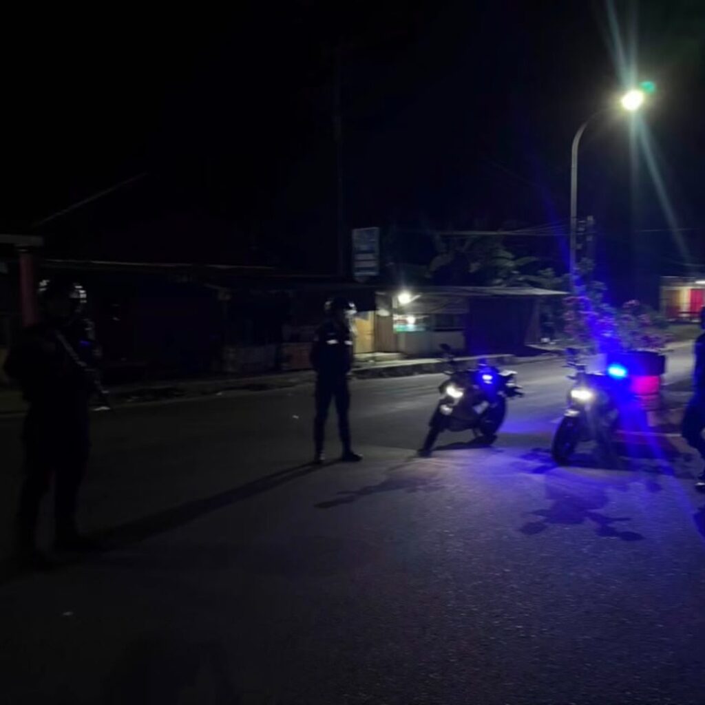 Ciptakan Rasa Aman Dini Hari, Patroli Blue Light Sat Samapta Polres Sumbawa Pantau Simpang Sering Antisipasi 3C