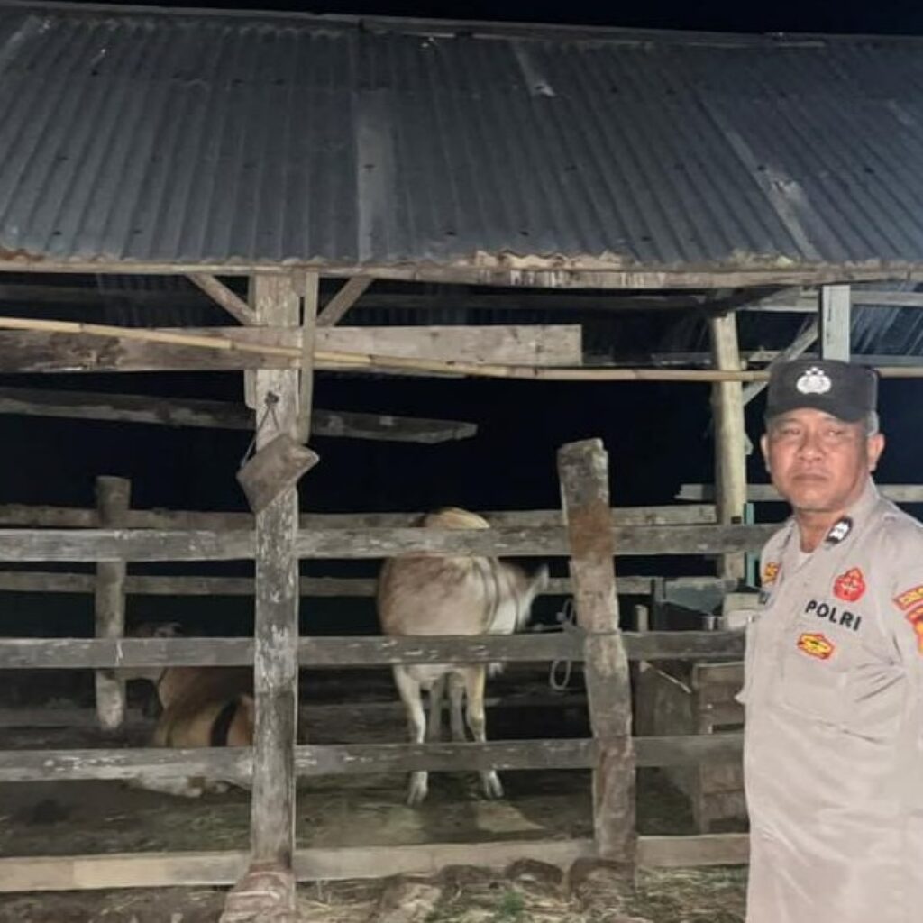 Tekan Potensi Kriminalitas Dini Hari, Polsek Sekotong Sambangi Pemukiman Warga Dusun Bertong