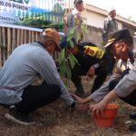 Polres Dompu Tanam Pohon Serentak Dukung Gerakan Indonesia Asri