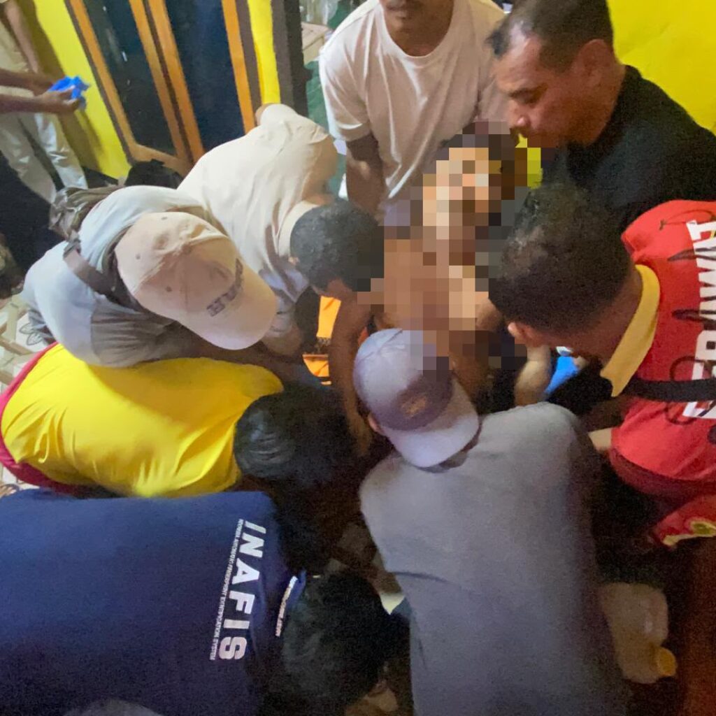 Polsek Pekat Tangani Penemuan Warga Meninggal Dunia di Teras Rumah, Polisi Lakukan Olah TKP dan Pemeriksaan Medis