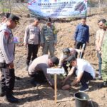 Implementasi Program Presiden RI Kapolres Bima AKBP Bersama Forkompinda Kabupaten Bima Gelar Penanaman Serentak 10.000 Pohon