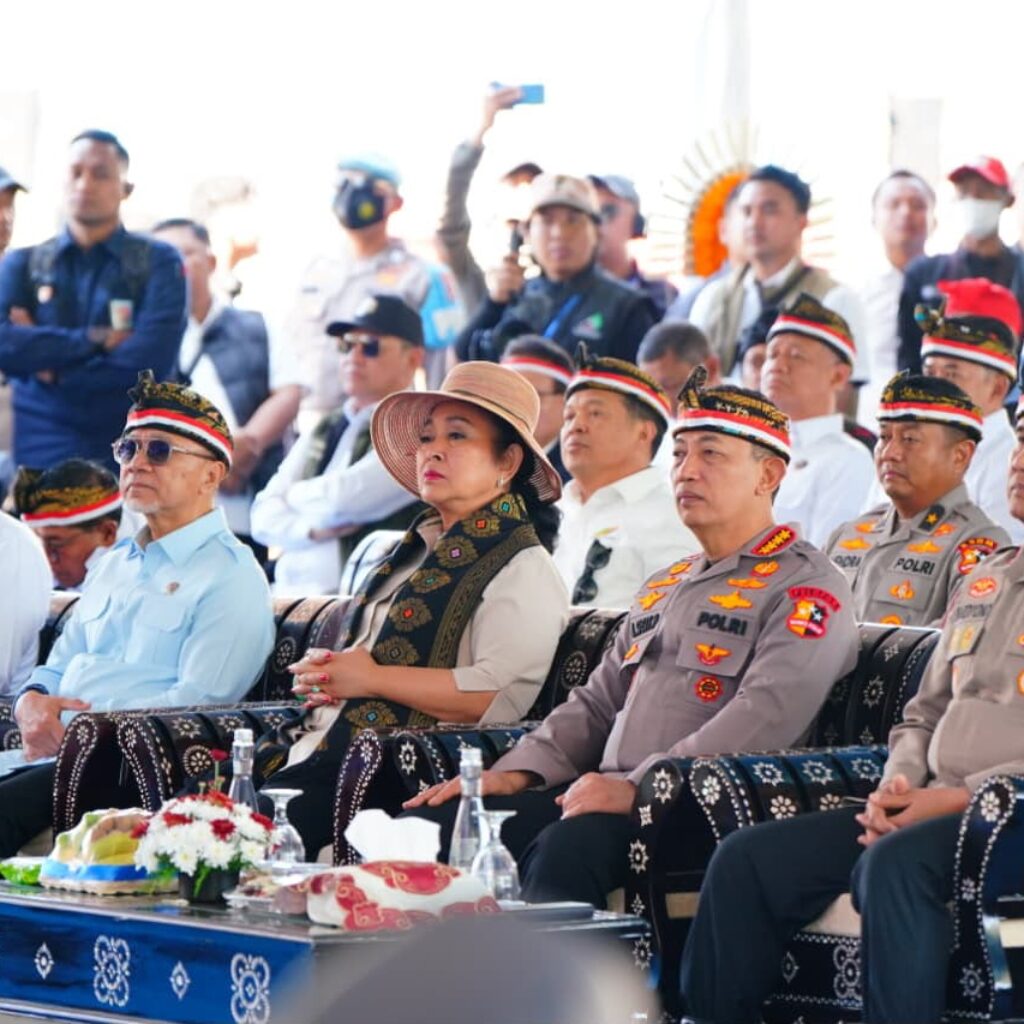 Polri Raih Rekor MURI Penanaman Bawang Putih Serentak di Lahan Terluas