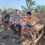 Bhabinkamtibmas Desa Nanga Tumpu Ajak Warga Hindari Main Hakim Sendiri