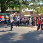 Kawal HUT RI ke-81, Personel Polsek Empang Amankan Lomba Gerak Jalan Tepat Waktu