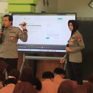 Antisipasi Kejahatan Siber, SMAN 3 Tuban Gelar Sosialisasi Etika Pemanfaatan AI