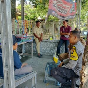 Bhabinkamtibmas Desa Banjarsari Sambangi Warga Dusun Dasan Sawe, Serap Informasi Kamtibmas Jelang Pilkades Serentak 2027
