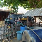 Atasi Dampak Kekeringan, Sat Samapta Polres Sumbawa Bersama BPBD Salurkan Air Bersih untuk Warga Moyo Utara