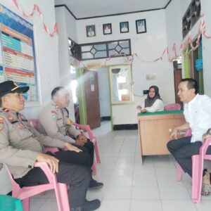 Polsek Rasanae Barat Sambangi Kantor Kelurahan Dara, Sosialisasikan Call Center 110
