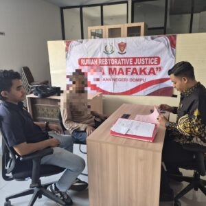 Satresnarkoba Polres Dompu Limpahkan Tersangka dan Barang Bukti Perkara Narkotika ke Kejaksaan Negeri Dompu