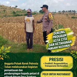 DUKUNG KETAHANAN PANGAN, ANGGOTA POLMAS SAMBANG LAHAN JAGUNG DI DESA BINAAN
