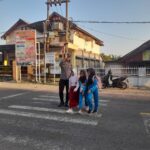 Hadir Berikan Rasa Aman di Pagi Hari, Polsek Rhee Gelar Strong Point di Depan SDN Rhee Beru