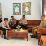 Satbinmas Polres Bima Kabupaten Sambangi SMPN I Monta Imbau Para Pelajar Hindari Kenakalan Remaja dan Bijak Menggunakan Medsos