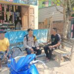 Bhabinkamtibmas Jatibaru Sambangi Warga, Sampaikan Imbauan Pencegahan Karhutla