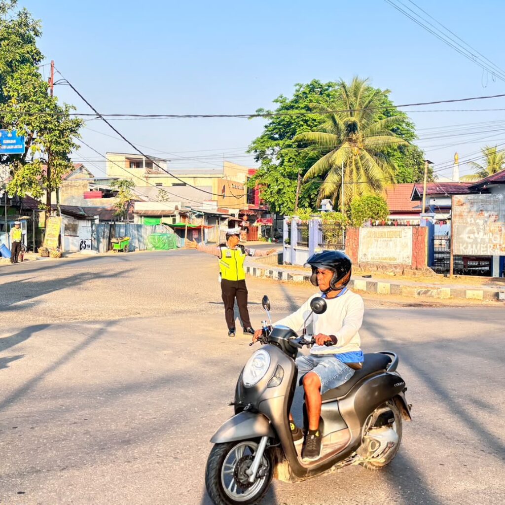 Sat Lantas Polres Dompu Gelar Strong Point Pagi, Wujudkan Kelancaran dan Keselamatan Lalu Lintas