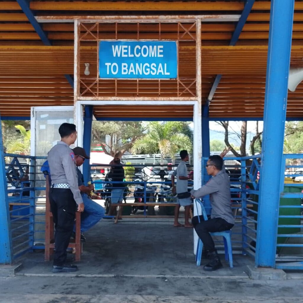 Polsek Pemenang Gelar Patroli Dialogis di Pelabuhan Bangsal guna Menjaga Harkamtibmas