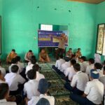 Kenalkan SMA Kemala Taruna Bhayangkara dan Edukasi Kamtibmas, Polsek Lape Sambangi SMPN 2 Lopok