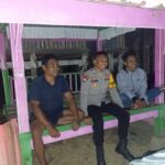 Ciptakan Pilkades Damai, Bhabinkamtibmas Desa Sermong Intensifkan Pembinaan Pos Satkamling dan Imbauan Politik