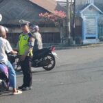 Sat Lantas Polres Dompu Gelar Strong Point Pagi, Wujudkan Kamseltibcarlantas yang Aman dan Lancar