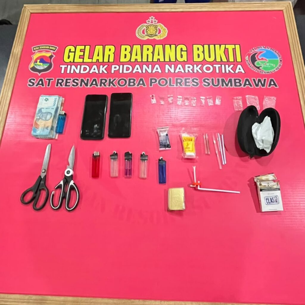 Gerebek Sarang Narkoba di Plampang, Tim Gabungan Polres Sumbawa dan BNNK Amankan Terduga Pengedar Beserta 9 Poket Sabu