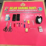 Gerebek Sarang Narkoba di Plampang, Tim Gabungan Polres Sumbawa dan BNNK Amankan Terduga Pengedar Beserta 9 Poket Sabu