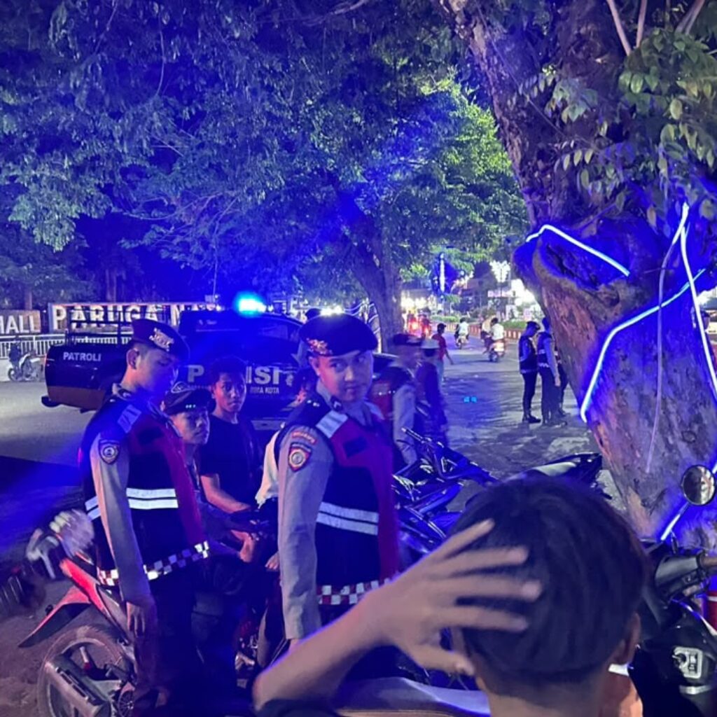 Patroli Dialogis di Manggamaci, Sat Samapta Polres Bima Kota Imbau Warga Jaga Kamtibmas