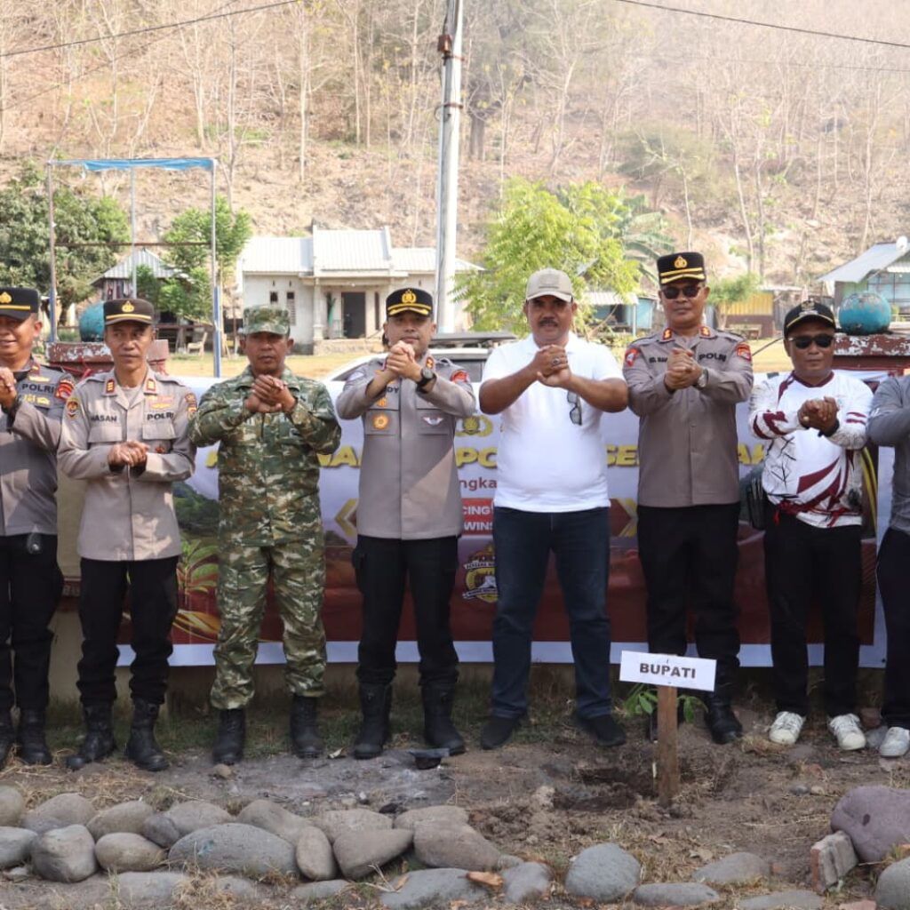 Wujudkan Kepedulian Lingkungan, Kapolres Sumbawa Barat Pimpin Aksi Green Policing di Pantai Balad