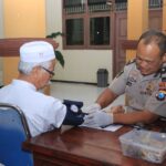 Gelar Rembug Pokdarkamtibmas di Grabagan, Polresta Tuban Sediakan Cek Kesehatan Gratis